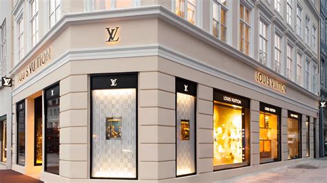 louis vuitton outlet shop|louis vuitton outlet online shop.